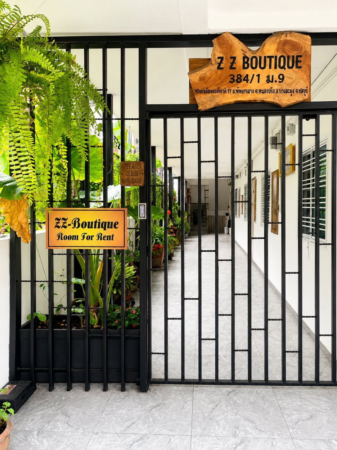 Secure entrance to ZZ Boutique Apartment